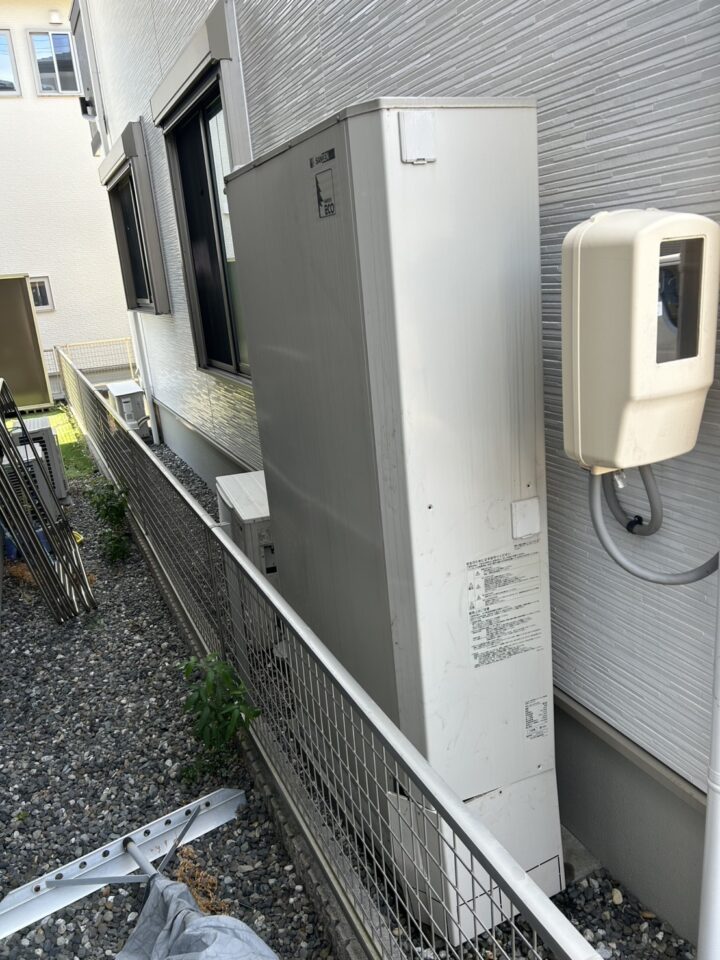 東芝製エコキュートEBS-U37QTA6　交換前　横浜市戸塚区