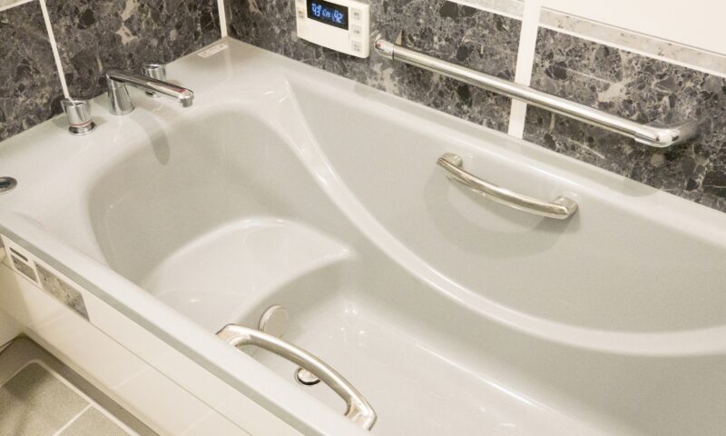 お湯をためる前の浴槽を撮った画像